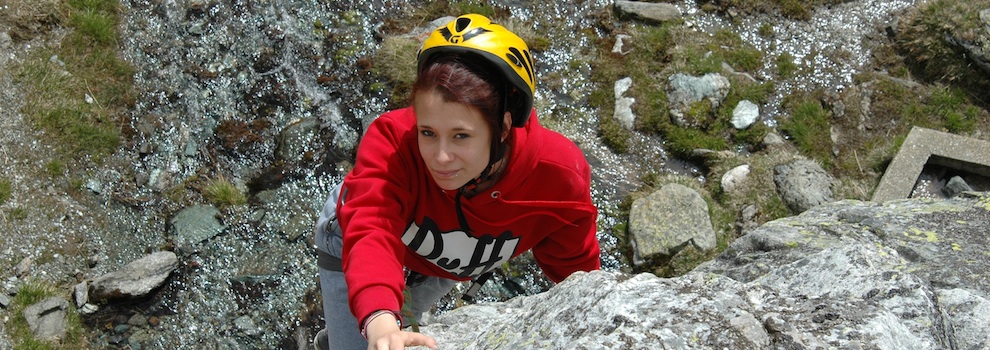ragazza-climbing